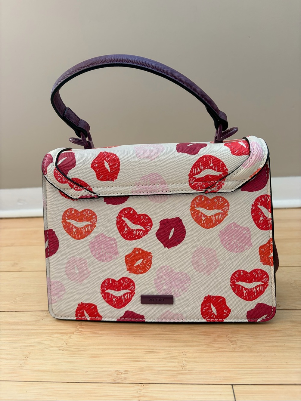 Aldo White Lip-Print Top Handle Crossbody with Maroon Trim - Picture 3 of 5